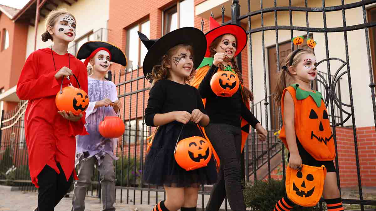 Fun neighborhood halloween contests · OutLook by the Bay